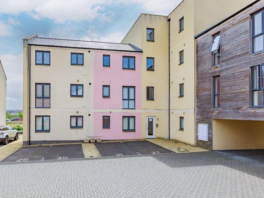 Modern 2-Bedroom Apartment Bristol Exterior photo